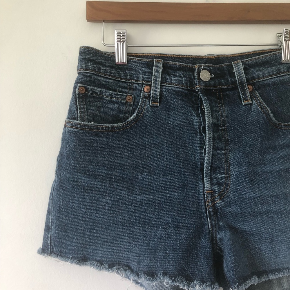 Levi's Dark Blue High-Rise Denim Cutoff Shorts | Size W28 - Picture 2 of 7